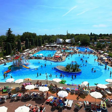 Happy Camp Mobile Homes In Camping Bella Italia Peschiera del Garda Exterior foto