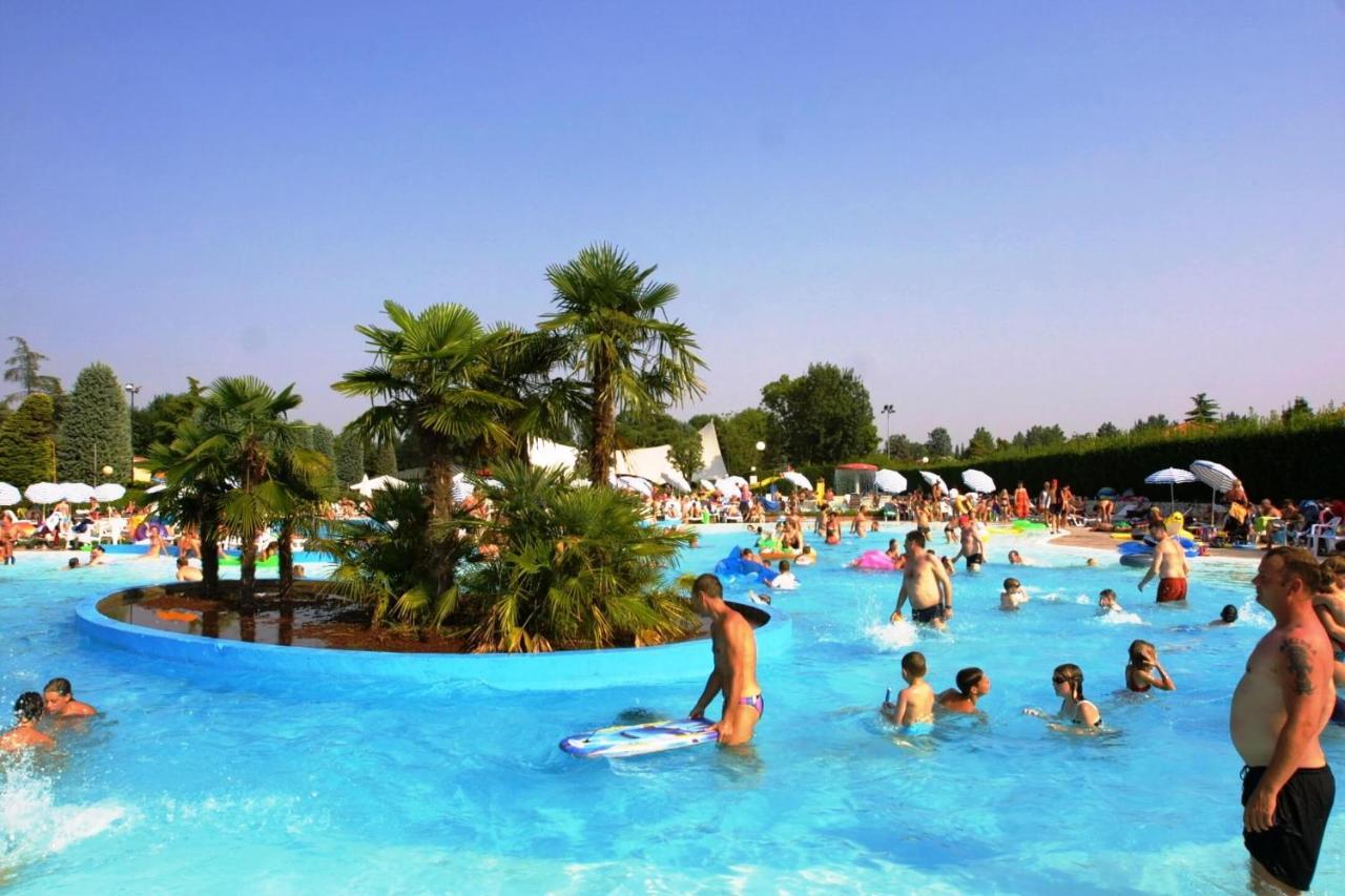 Happy Camp Mobile Homes In Camping Bella Italia Peschiera del Garda Exterior foto